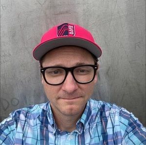 Meet your Posher, Dennis